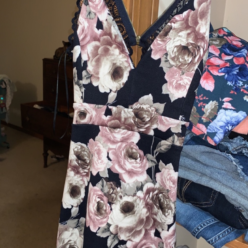 3 size medium dresses! Last blue one is from shein